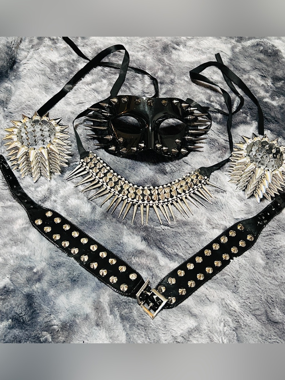 Black Spiked Mask & Studded Spike Accessory Set